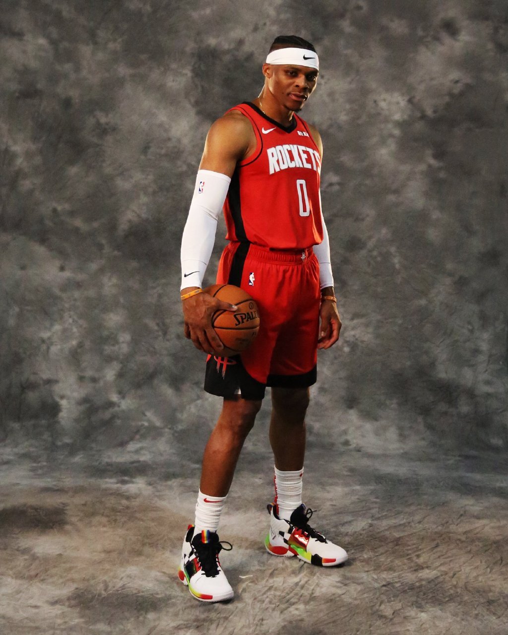 檐下共存 檐下共存